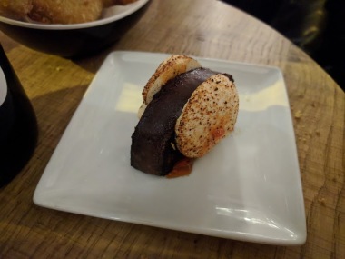Bourdin noir (blood sausage) macaron